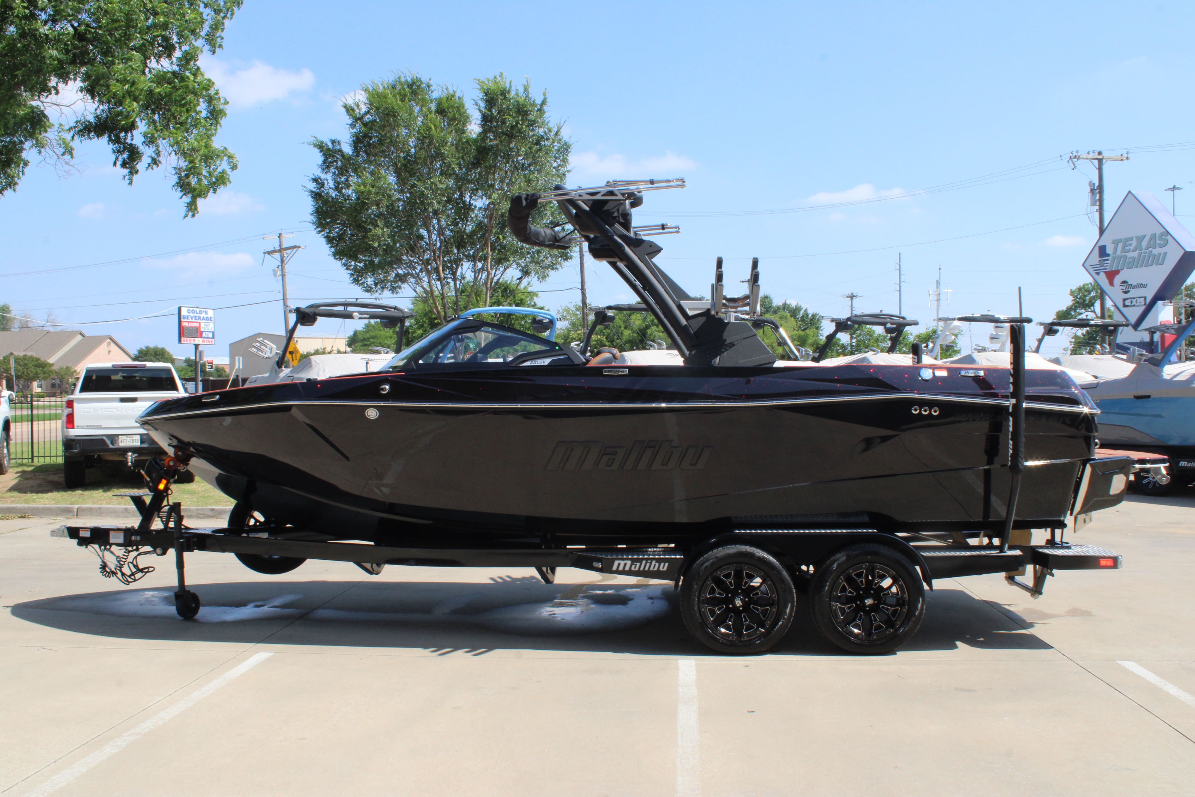 2025 Malibu 23 LSV