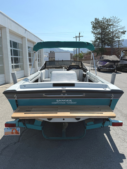 1993 20' Sanger "Skier DX II" Closed Bow