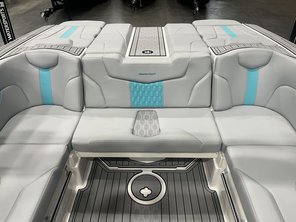 2025 MasterCraft XT22T
