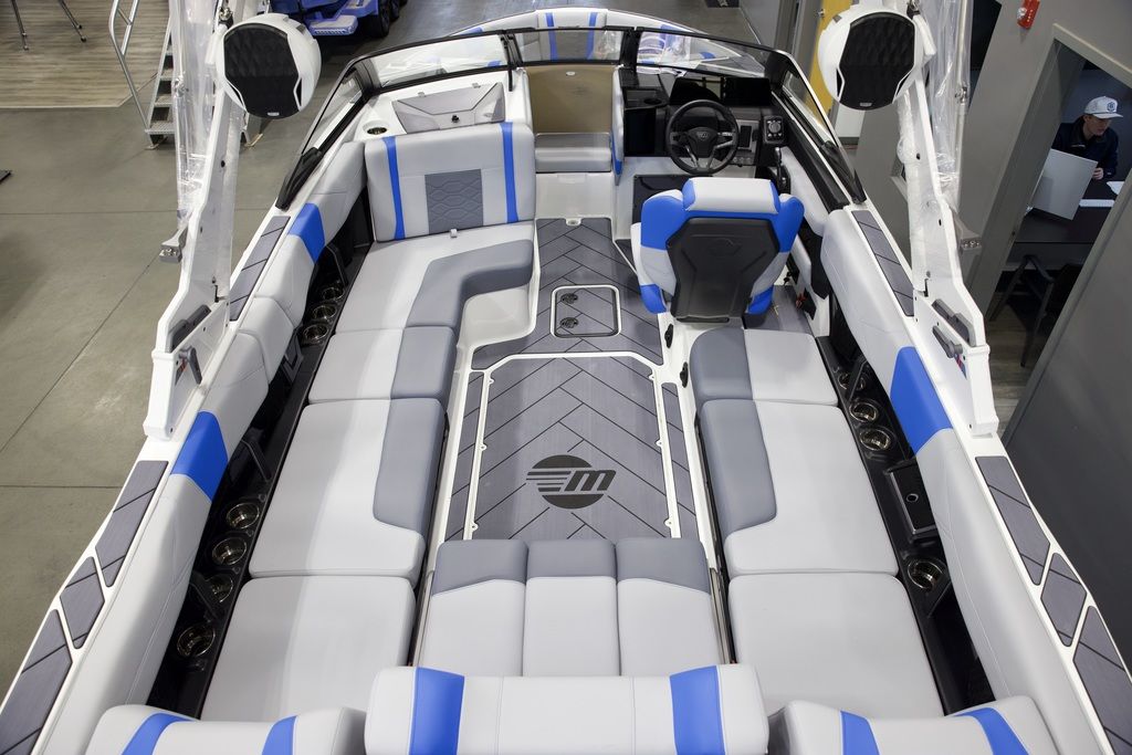 2025 Malibu Boats 23 LSV