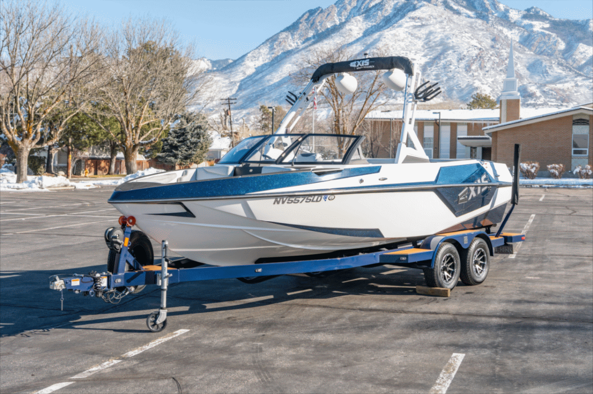 2021 Axis T 22
