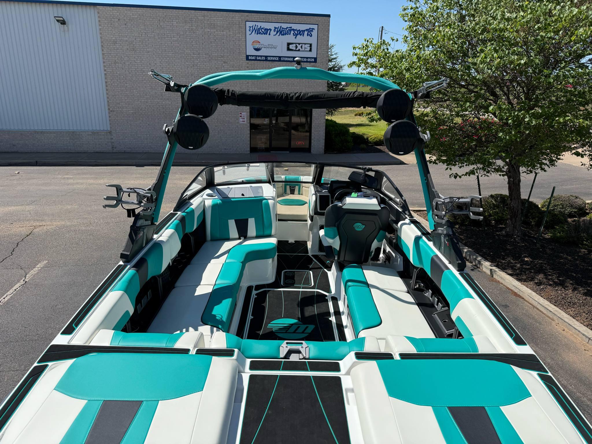 LIKE NEW 2023 Malibu 23LSV Icon
