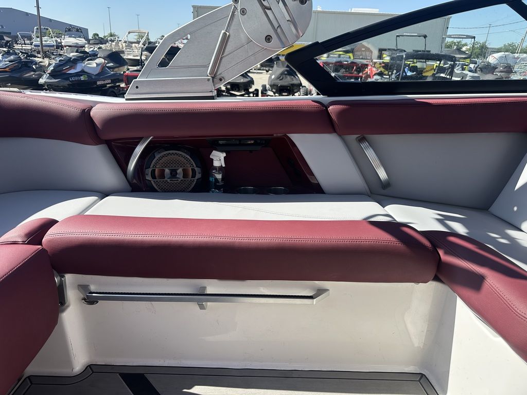 2022 MasterCraft XT20