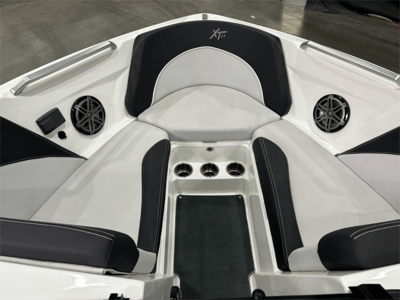 2017 MASTERCRAFT XT21