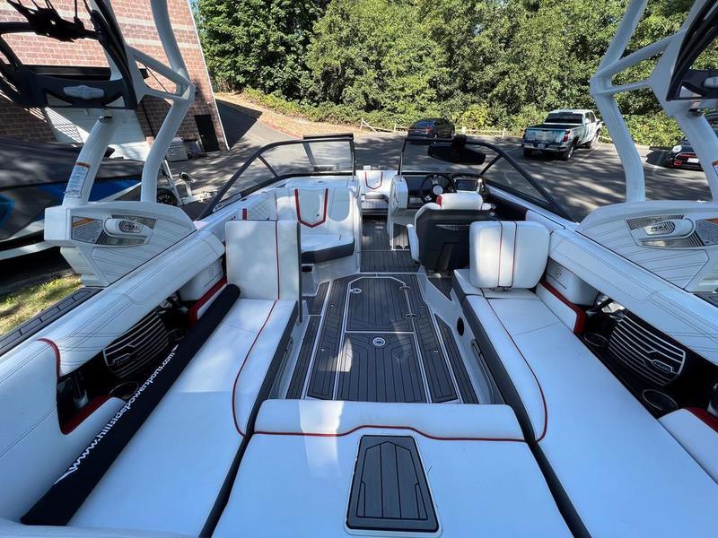 2016 Nautique G23