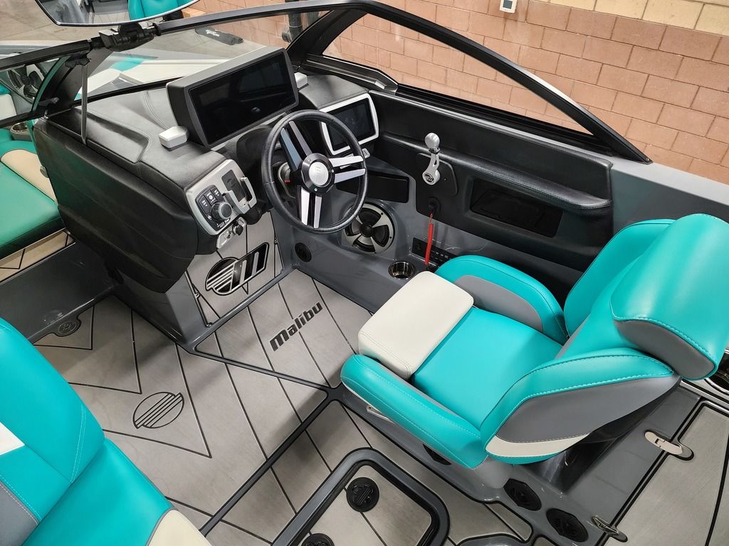 2019 Malibu Boats 25 LSV