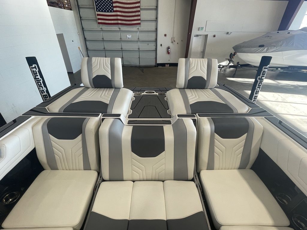 2025 Malibu Boats 25 LSV