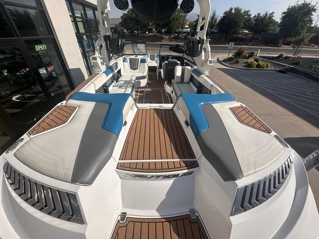 2018 Nautique G25