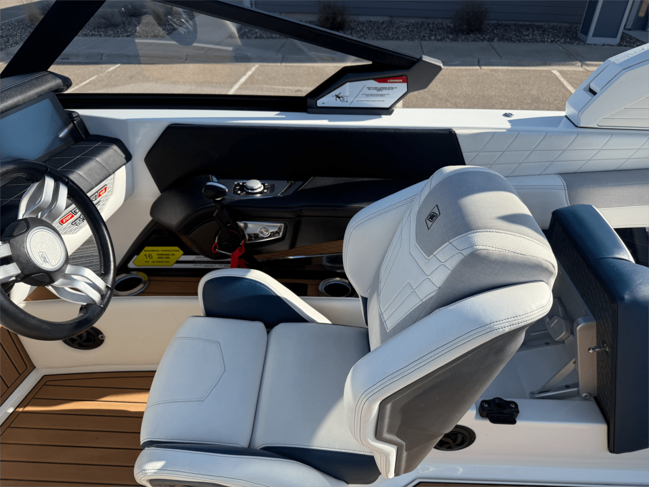 2021 Nautique G23 – Loaded – Spotless
