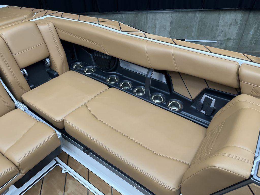 2024 Malibu Boats 26 LSV Icon