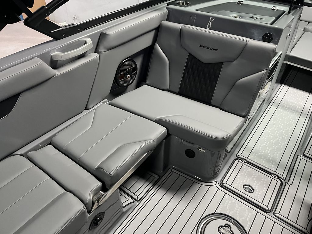 2025 MasterCraft XT24