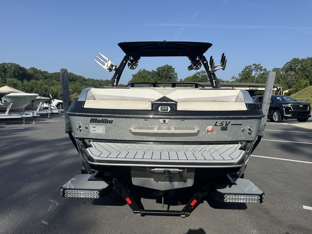 2017 Malibu Boats 23 LSV