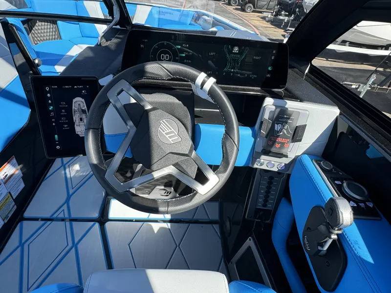 2025 Malibu M230