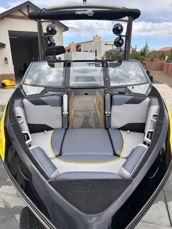2018 Malibu Boats 23 LSV