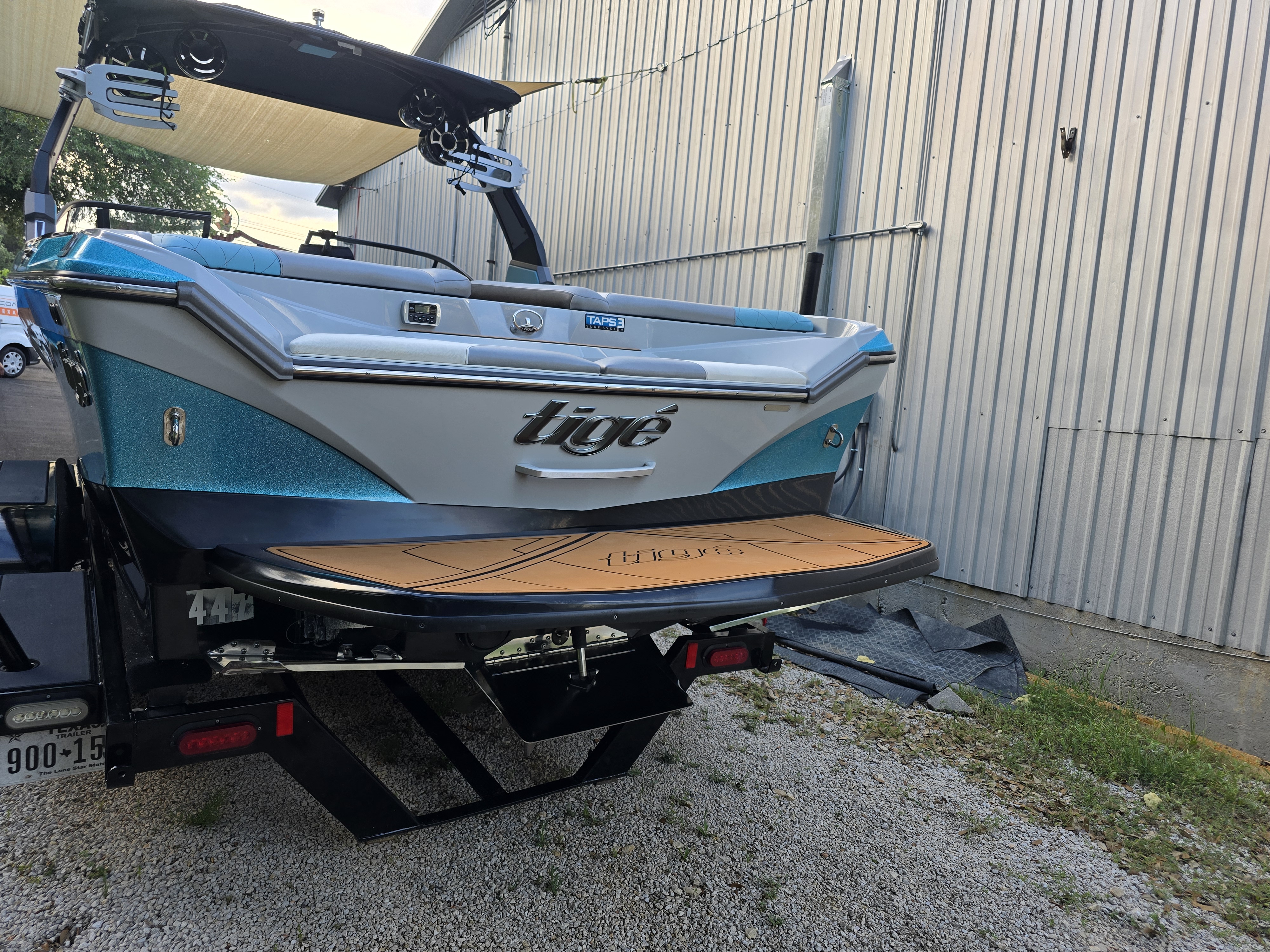2017 Tige R23