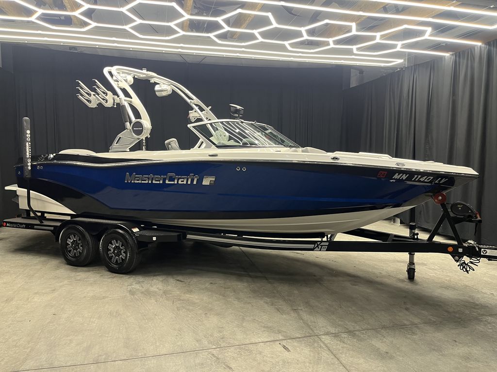 2019 MasterCraft XT23