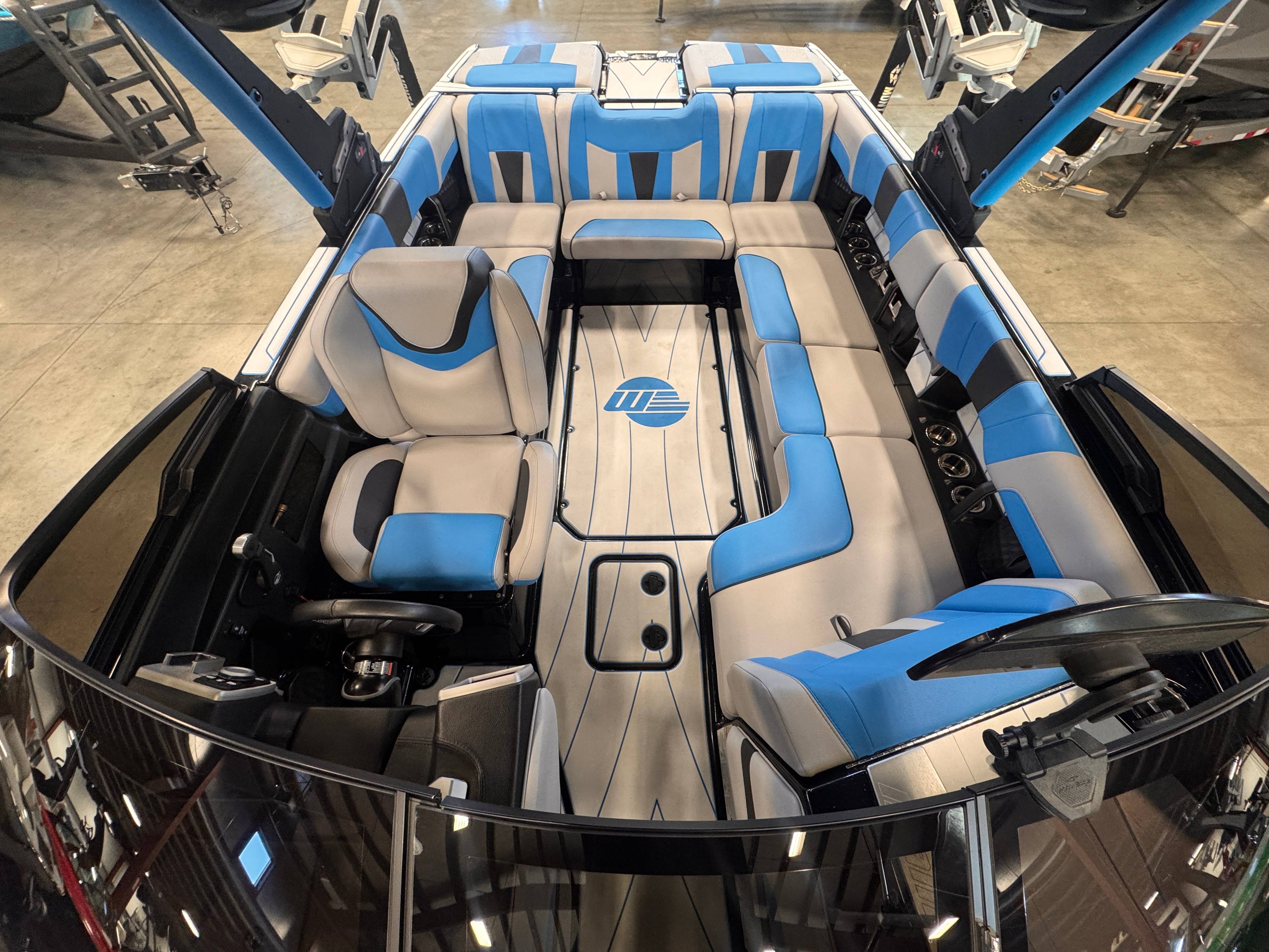 2022 Malibu 23 LSV