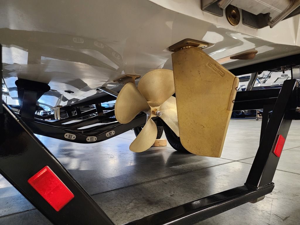 2025 Axis Wake Research T220