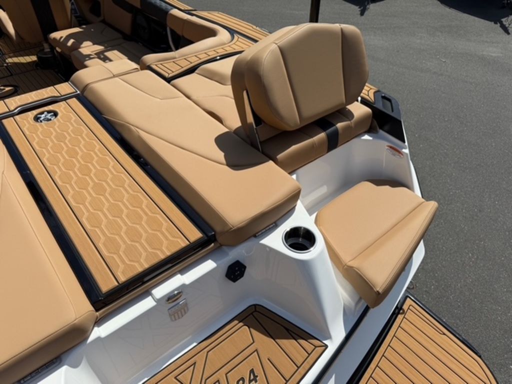 2025 MasterCraft XT24