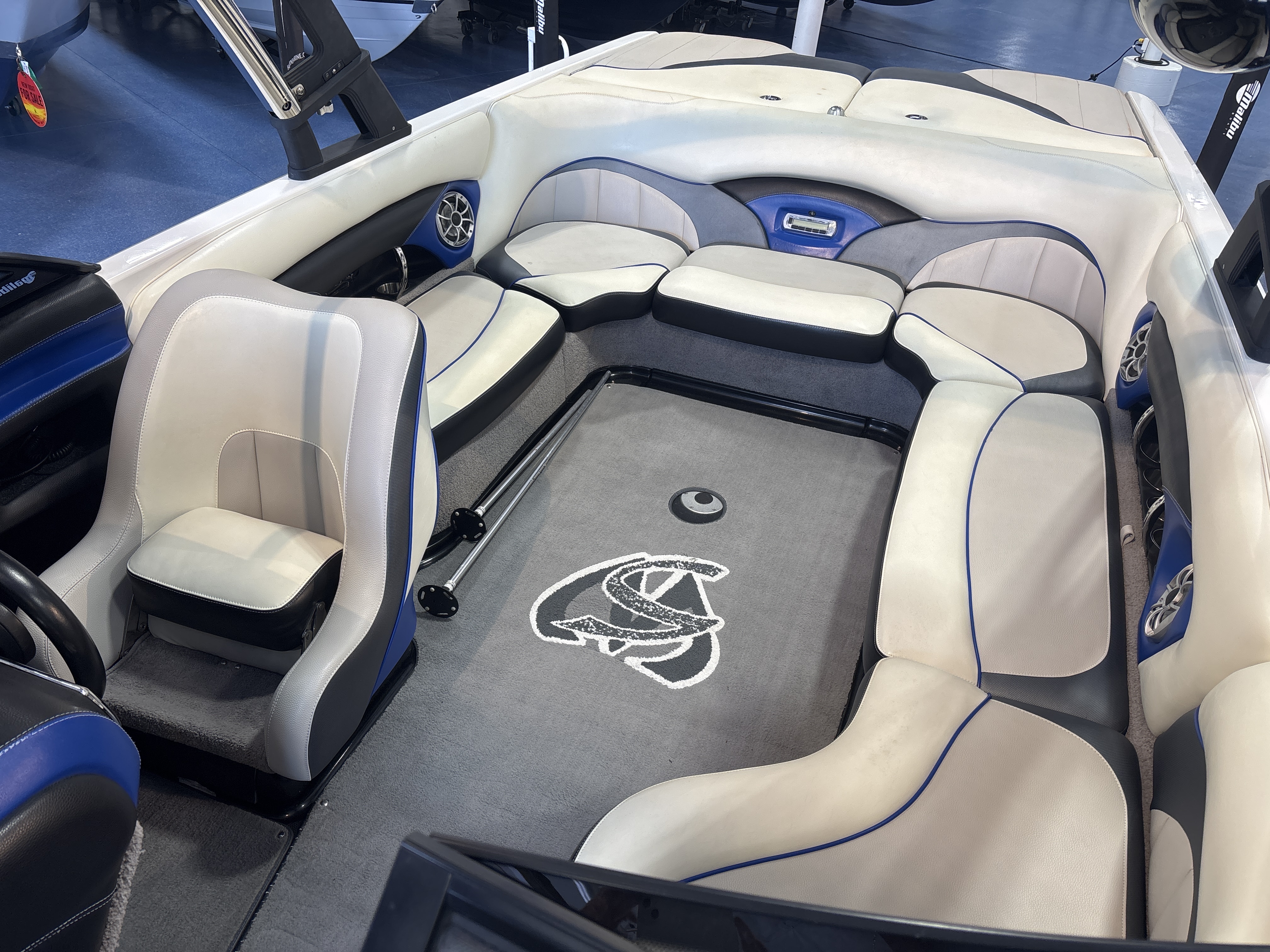 2012 Malibu Wakesetter 23 LSV