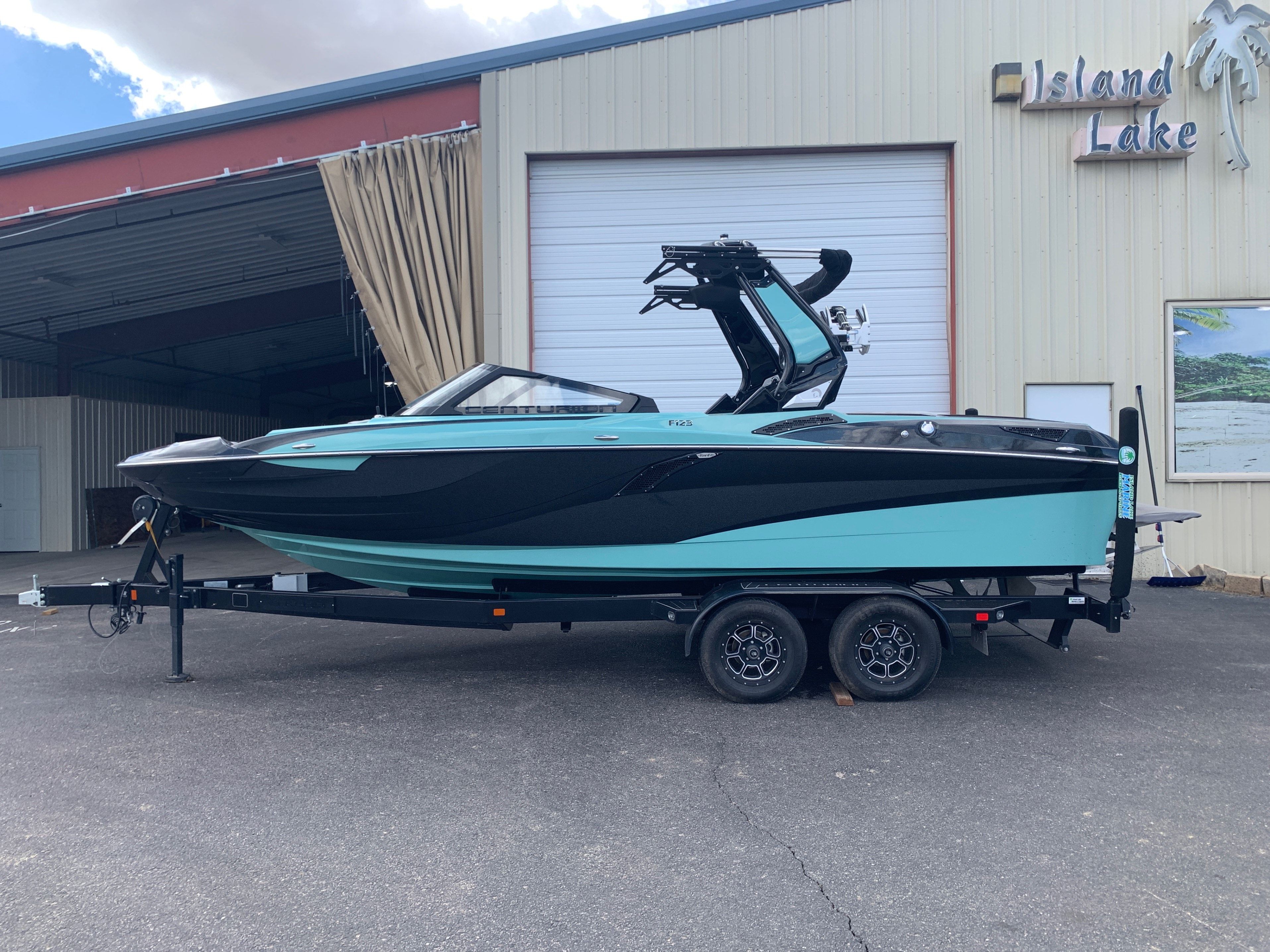 boat.Title