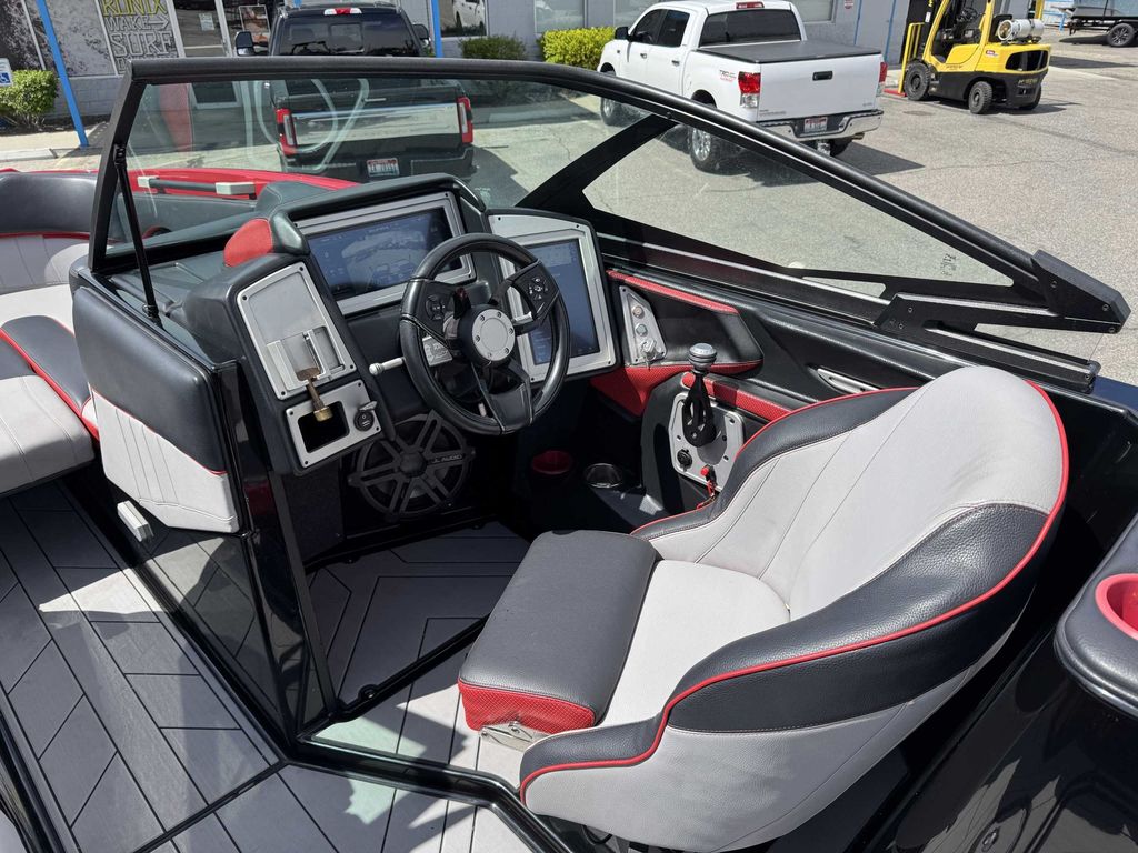 2019 SUPRA SE550