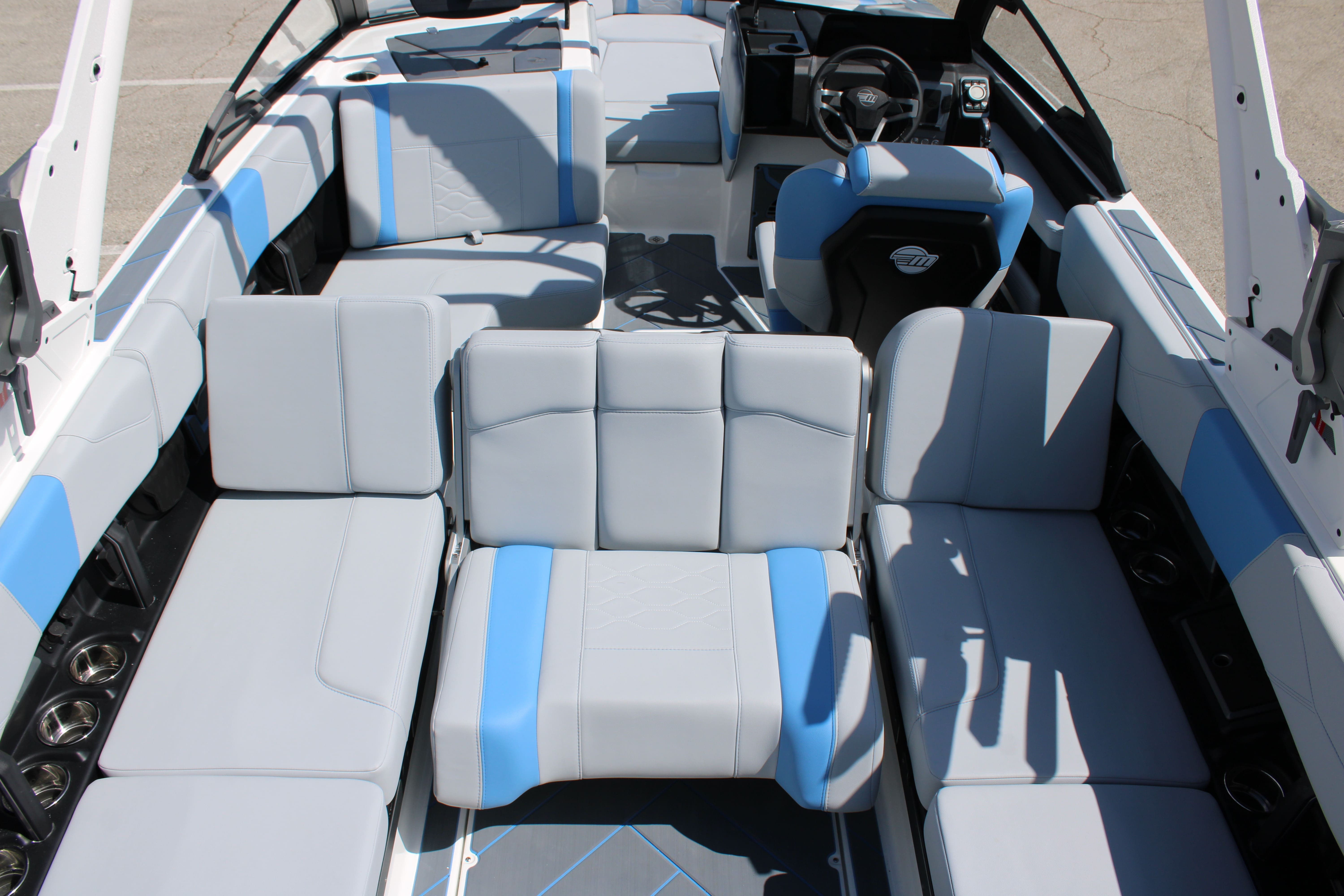 2025 Malibu 23 LSV