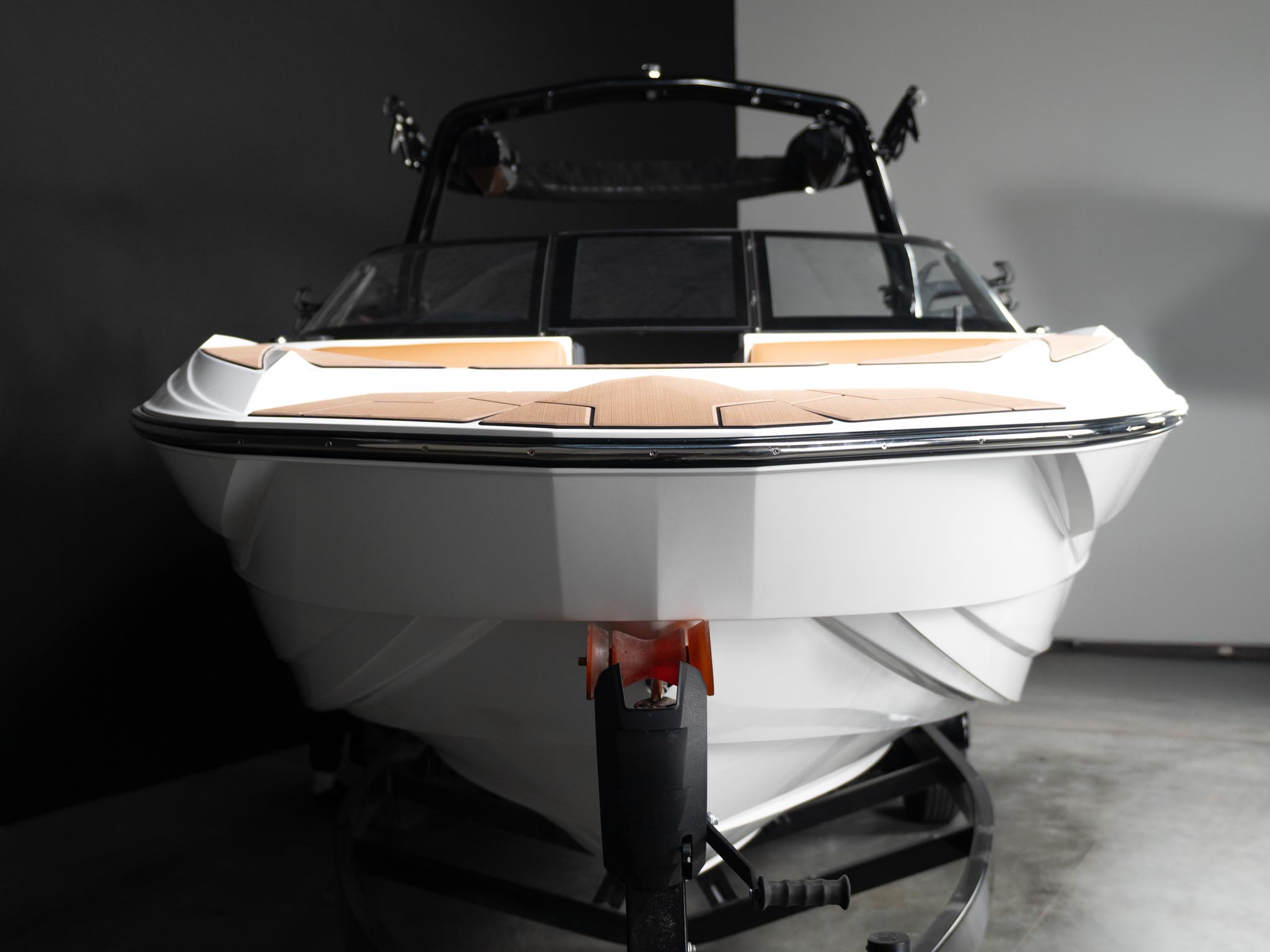 2025 Supreme S240 White Frost / Castano Brown Interior Icon