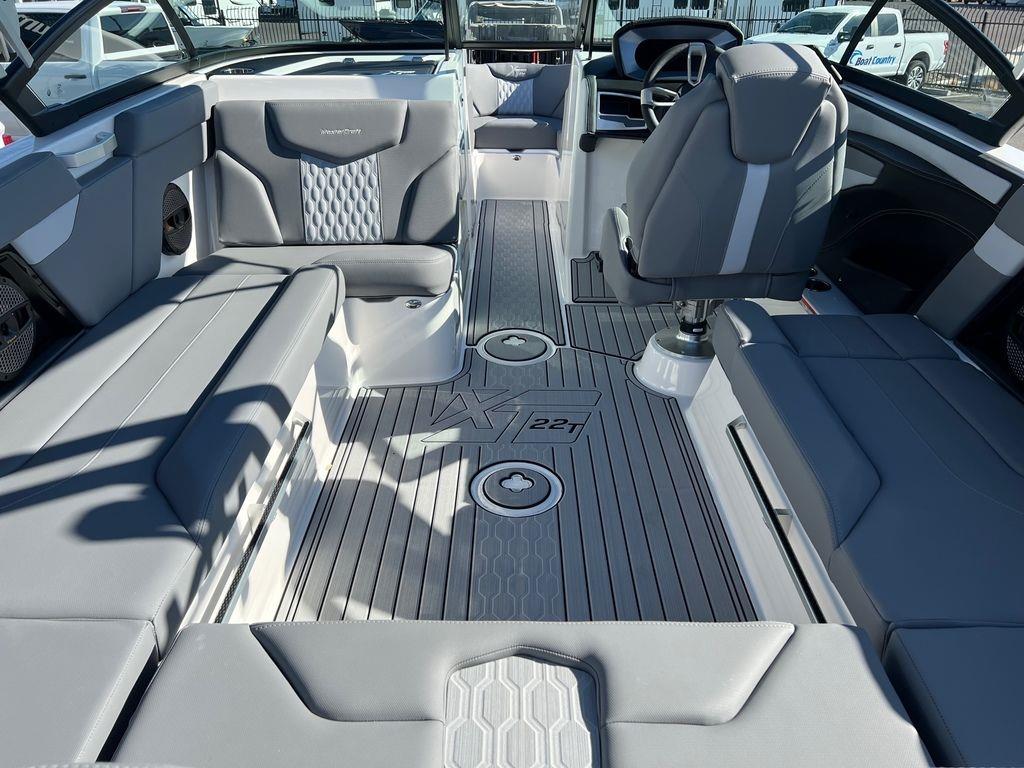2024 MasterCraft XT22 T