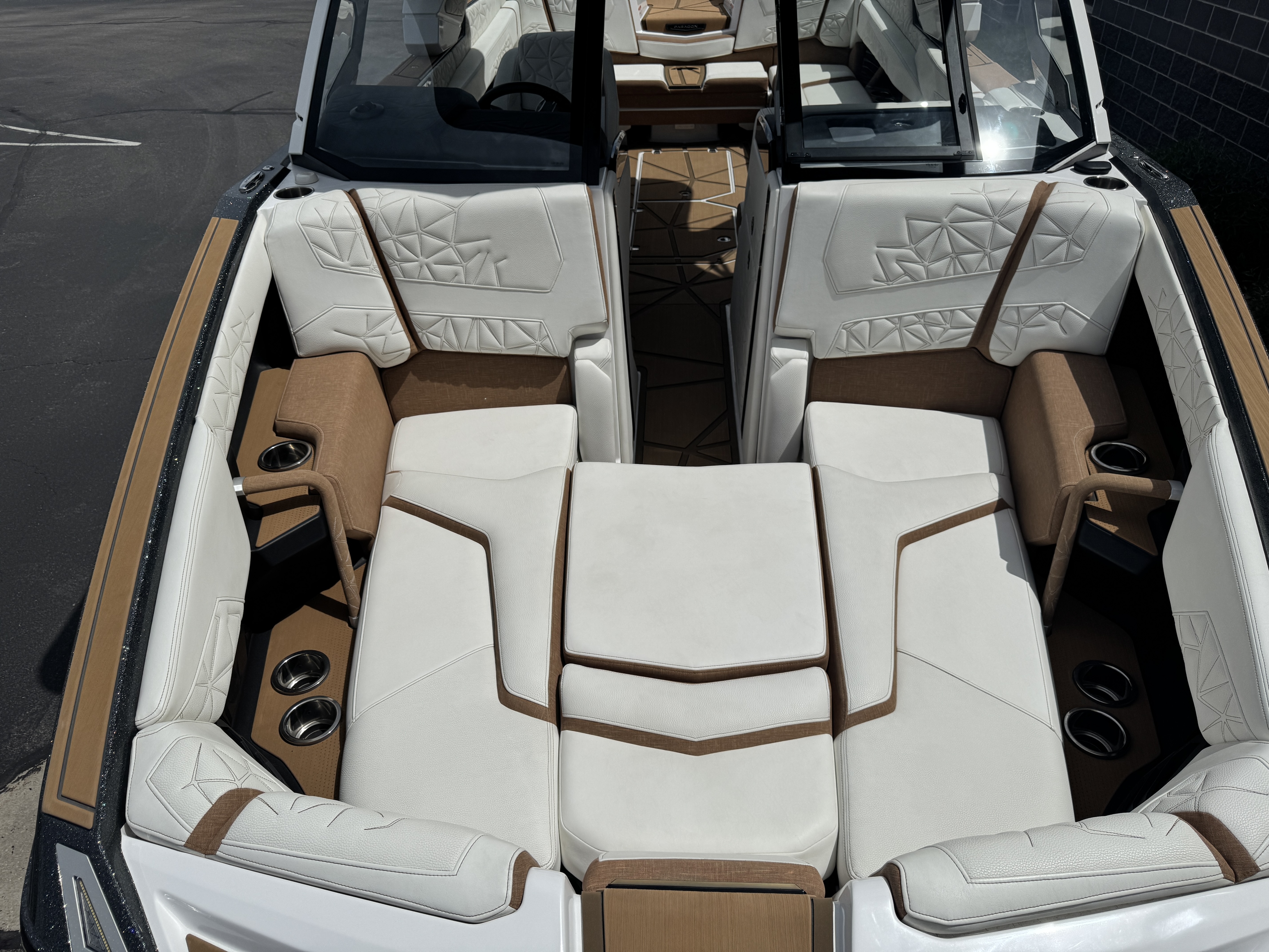 2025 Nautique G25 Paragon Low hours - Loaded - Liquid lumens 