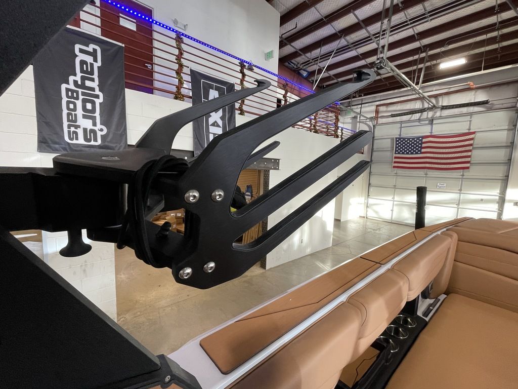 2025 Axis Wake Research A245