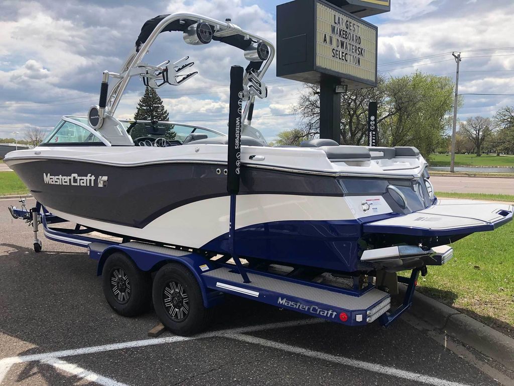 2019 MasterCraft XT23 Icon