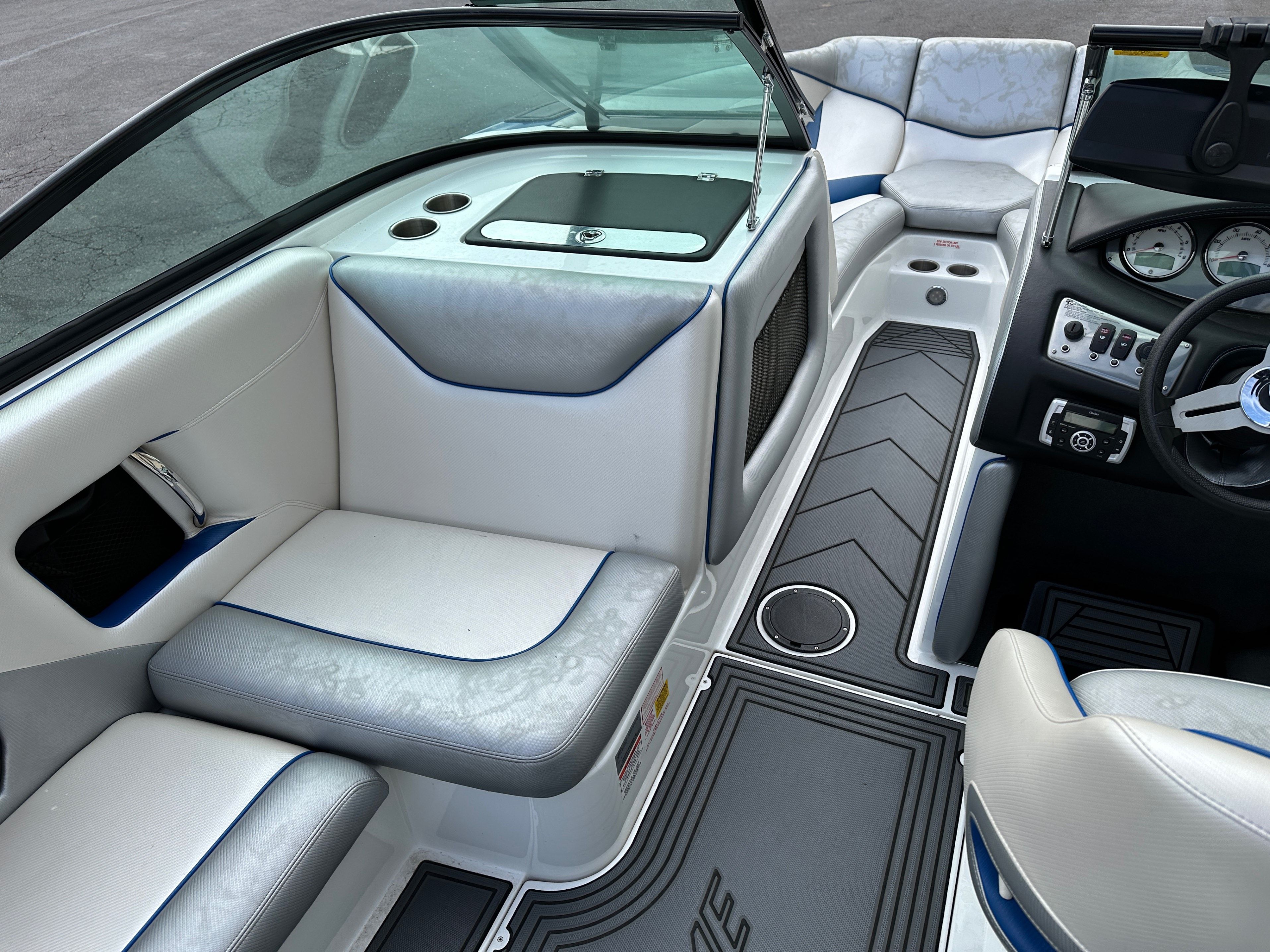 2015 Supreme S226