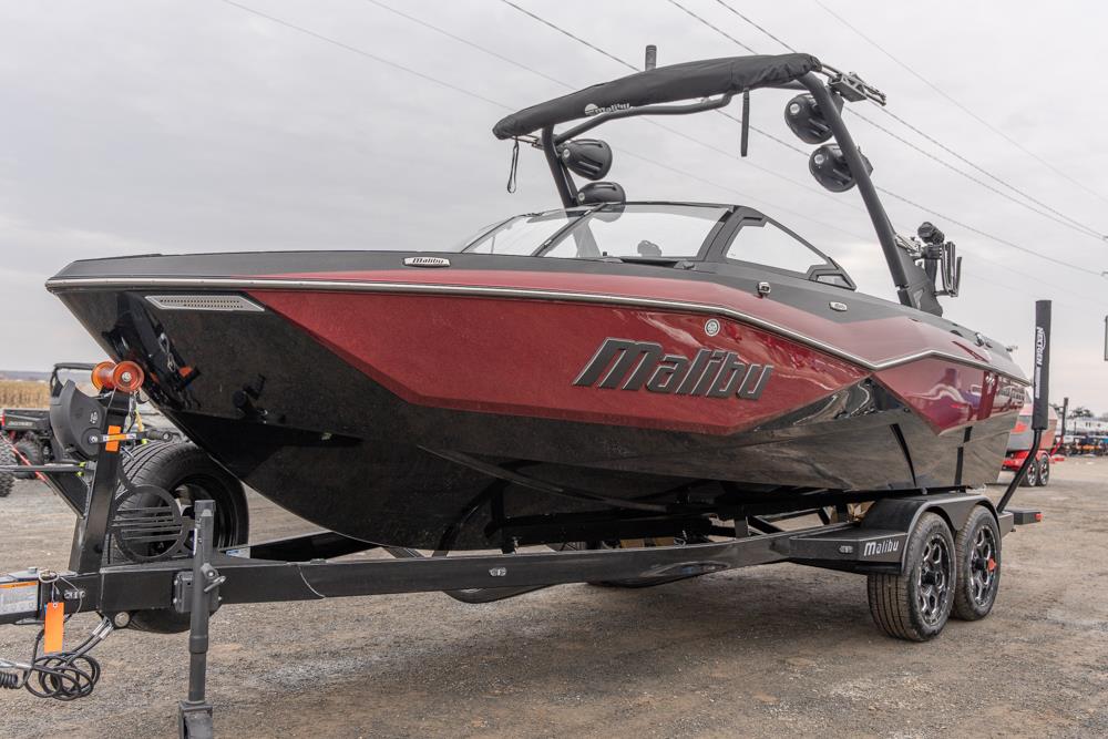 2024 Malibu Boats 22 LSV