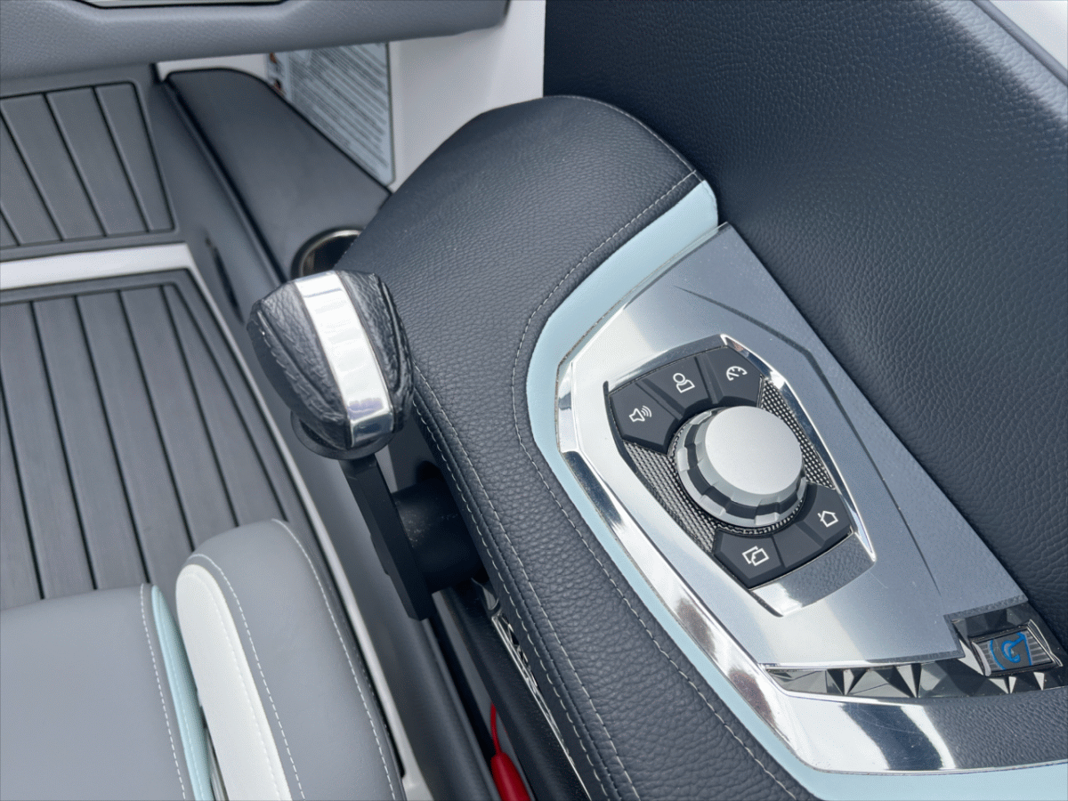 2024 Nautique G25