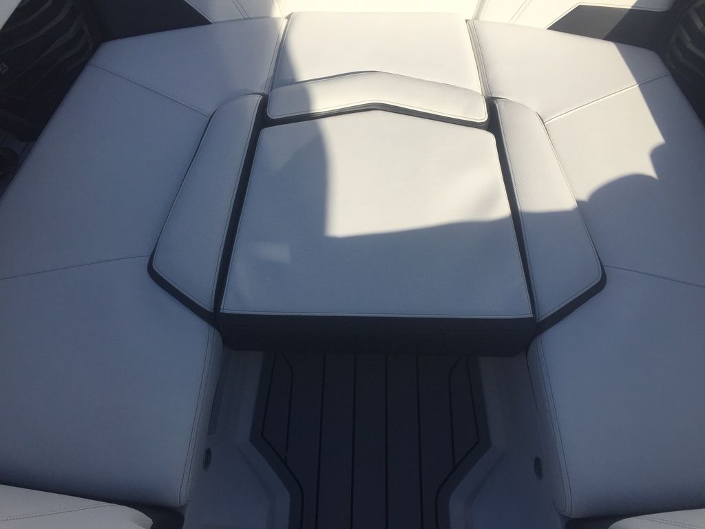 boat.Title