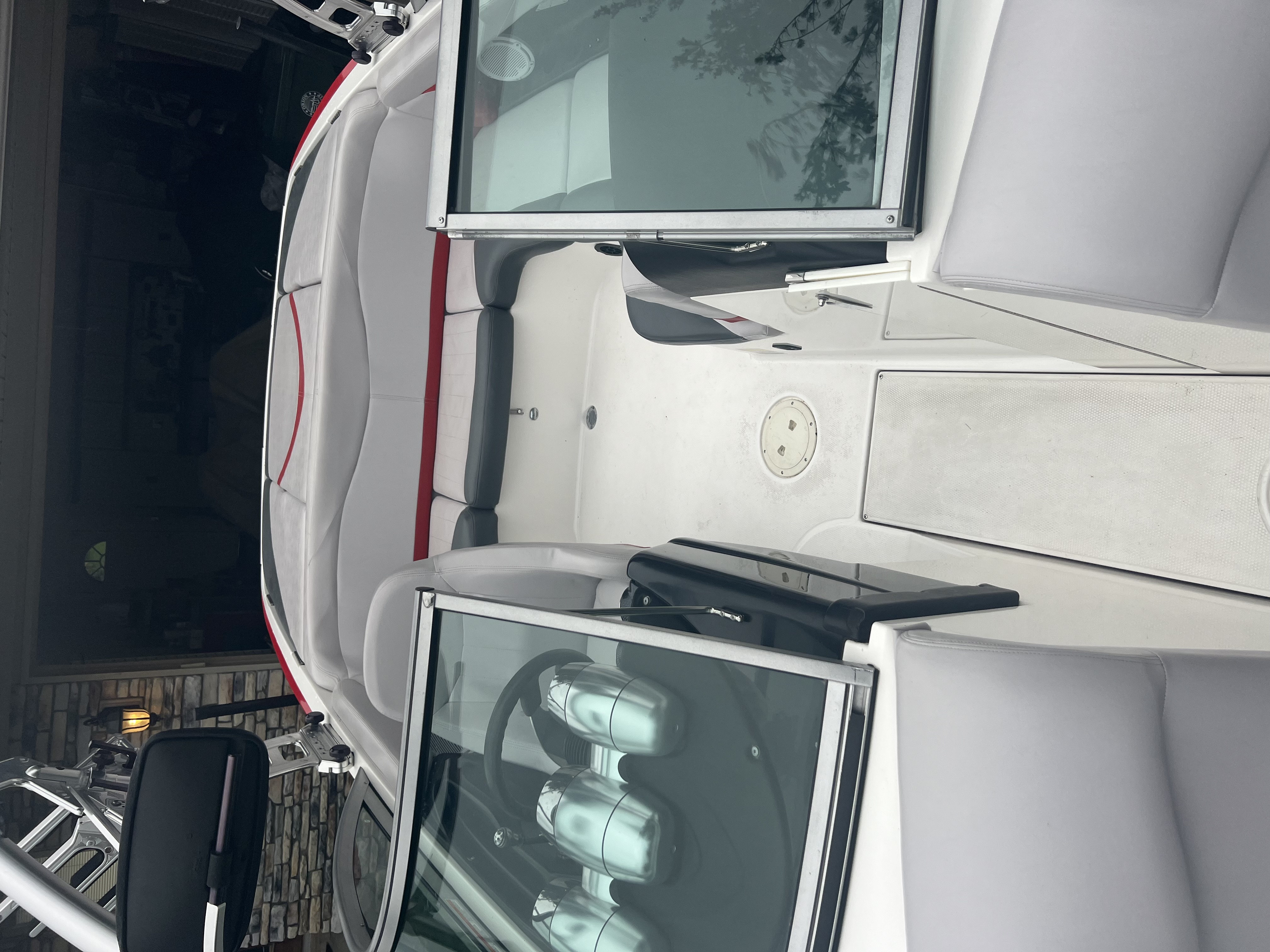 2005 Mastercraft X-Star Wakeboard Boat