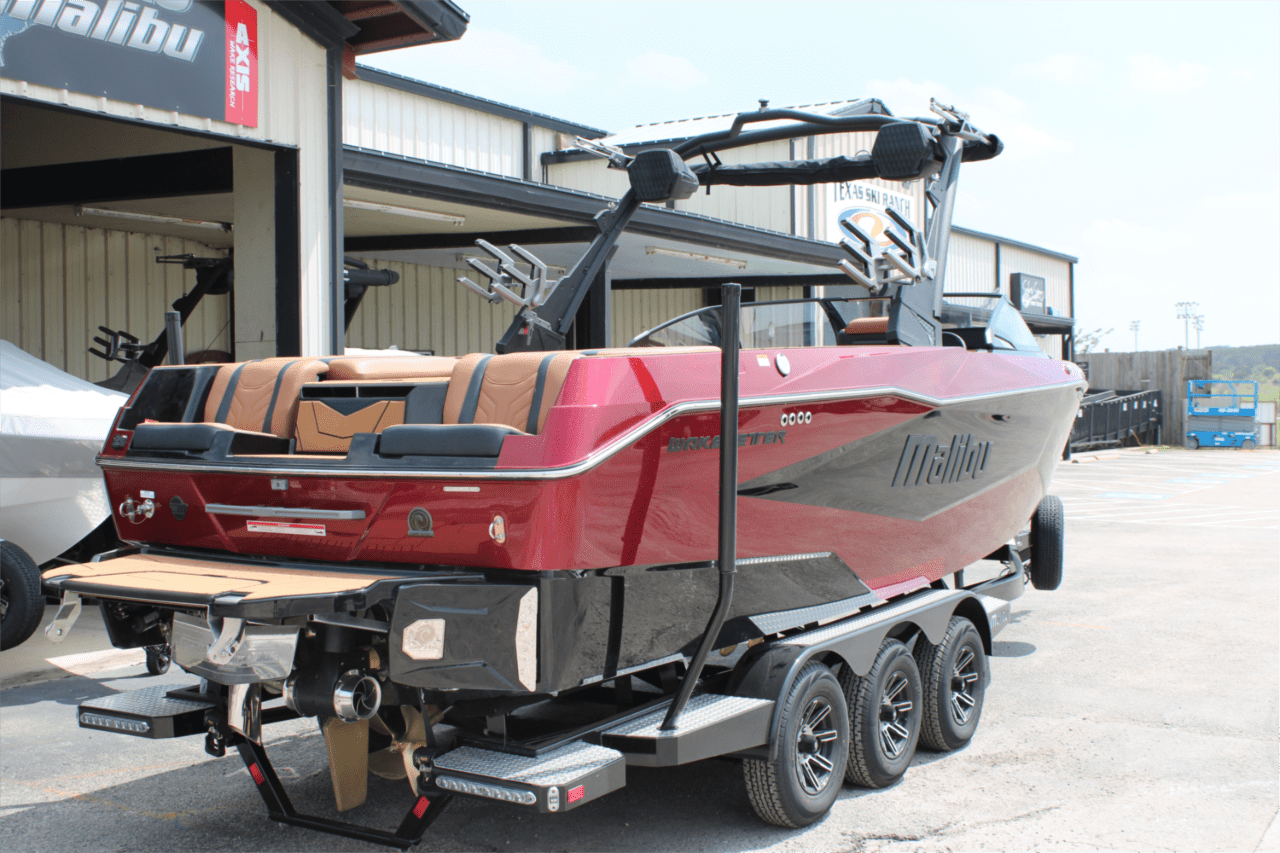 2025 Malibu 25 LSV