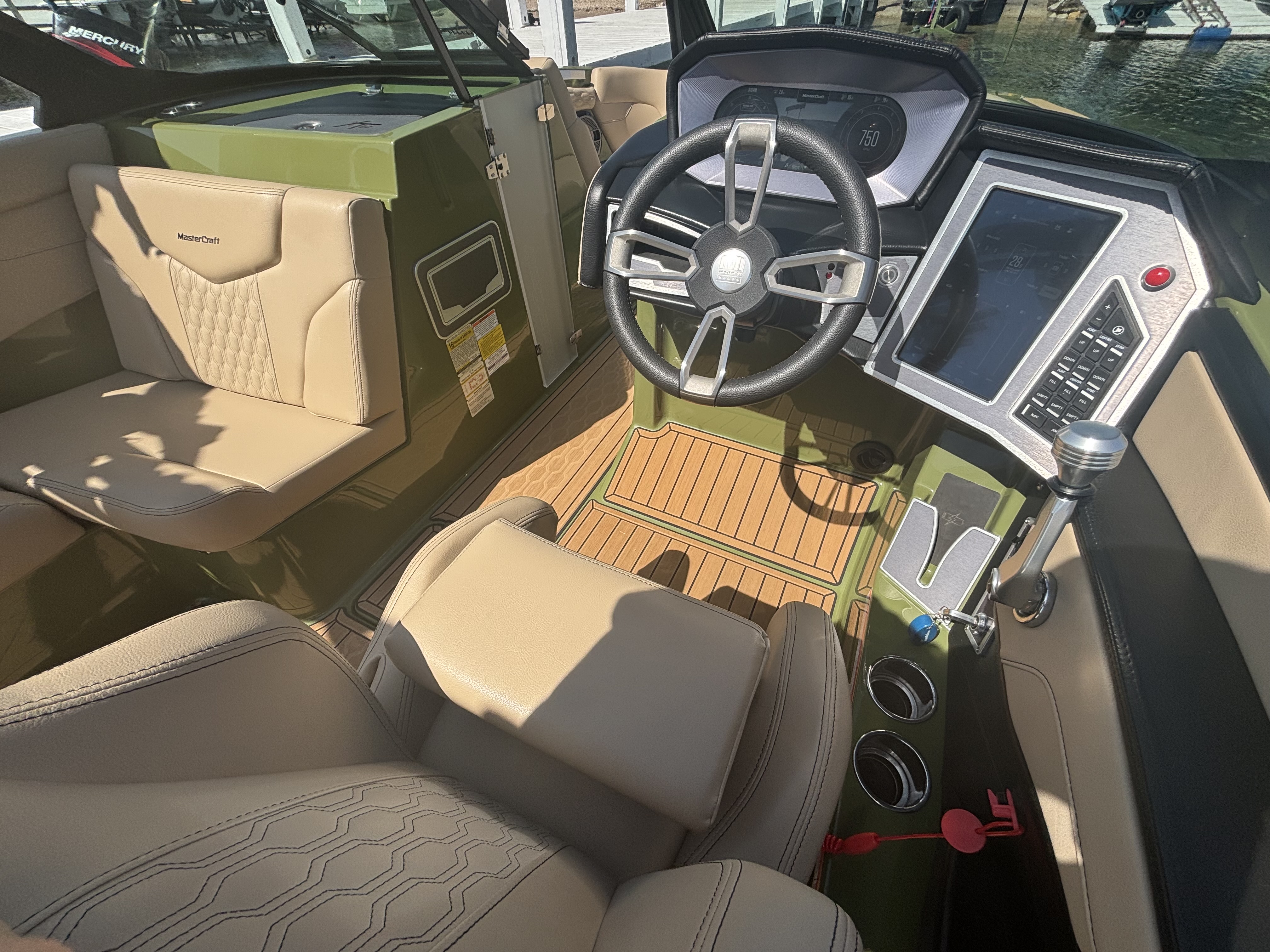 2022 MasterCraft XT22