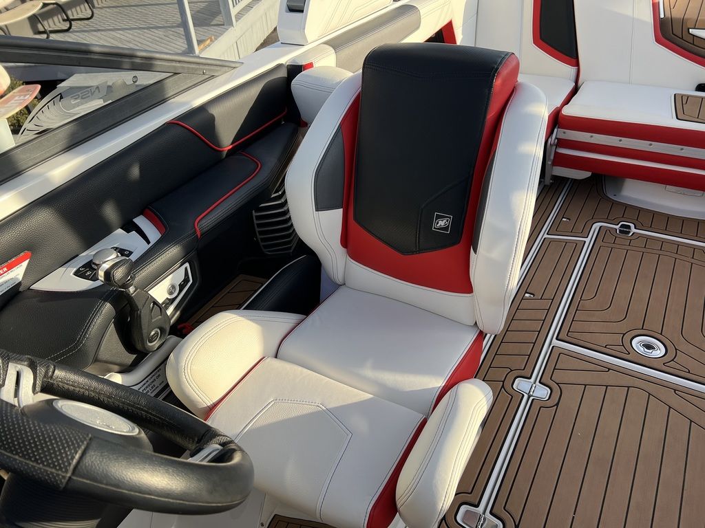 2018 Nautique G23