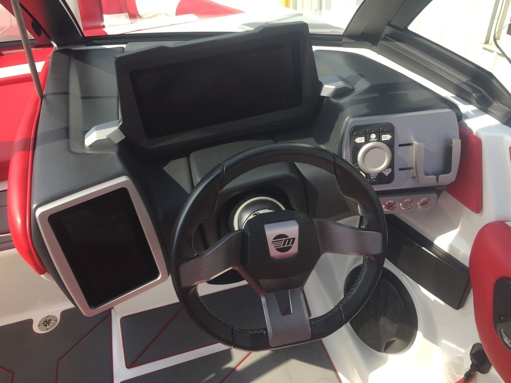2022 Malibu Boats 21 LX Icon