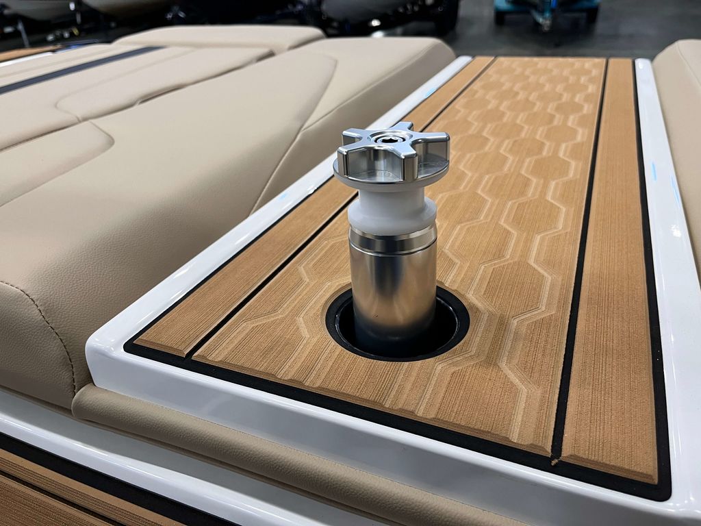 2025 MasterCraft XT23