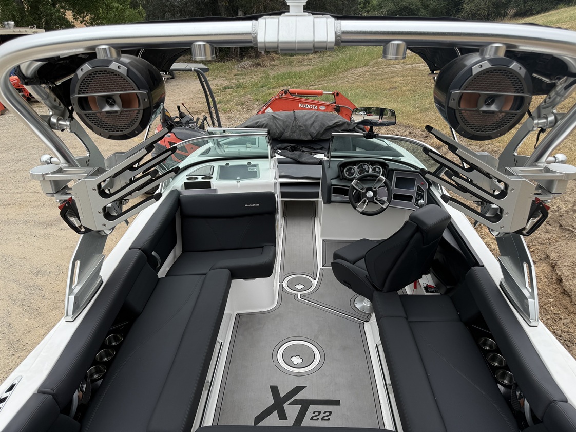 2021 Mastercraft XT22 w/ Trailer Icon