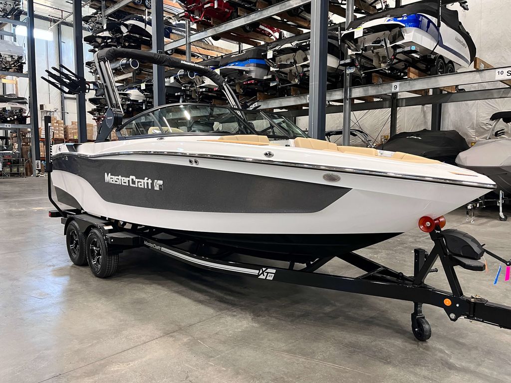 2025 MasterCraft XT23