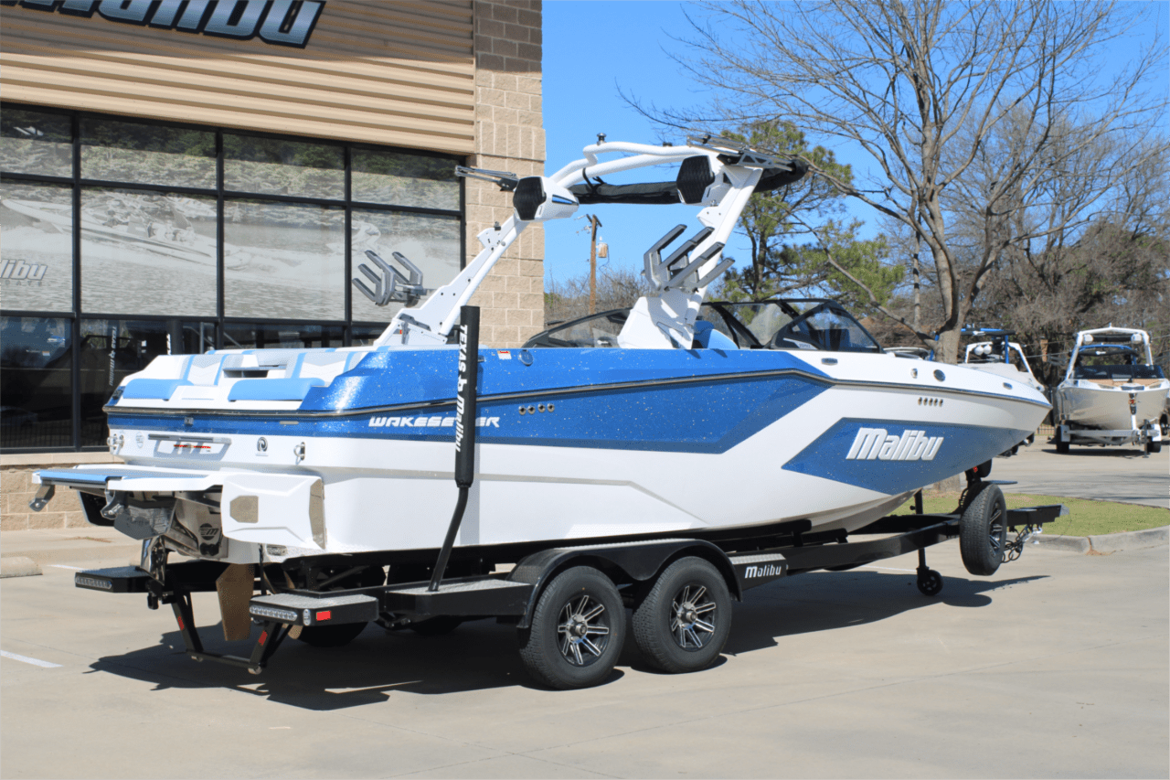 2025 Malibu 23 MXZ