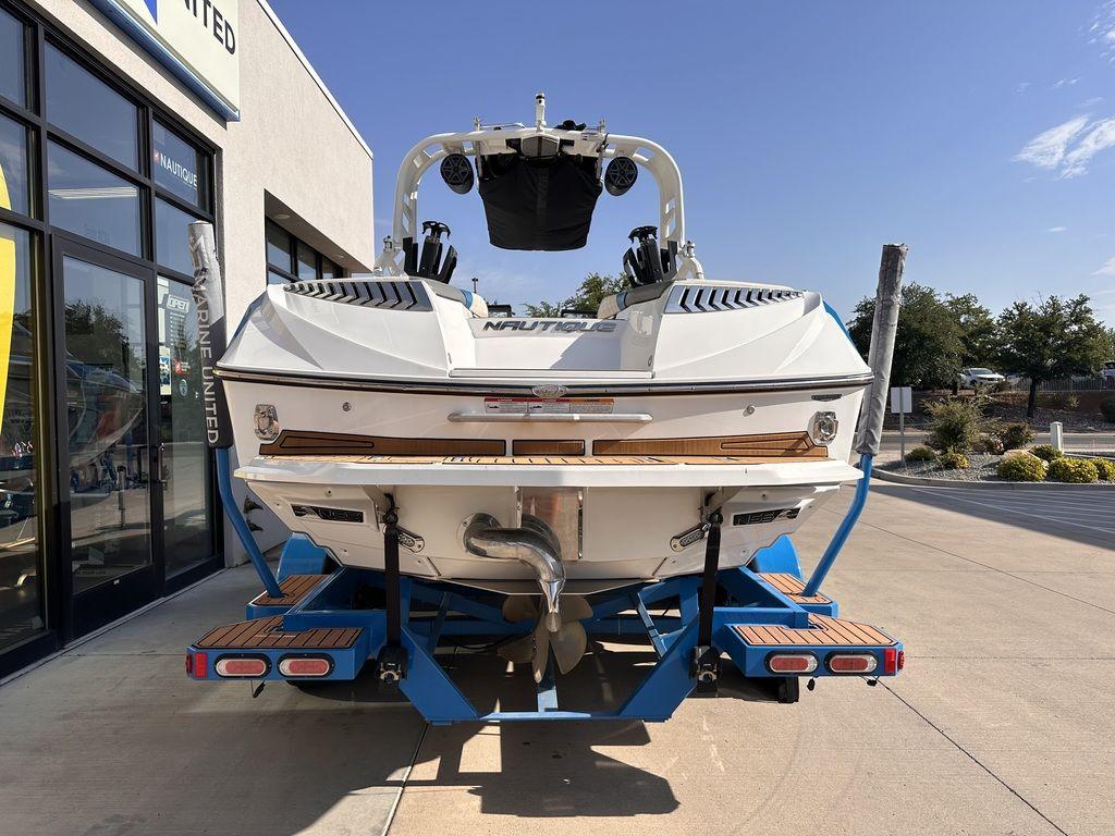 boat.Title