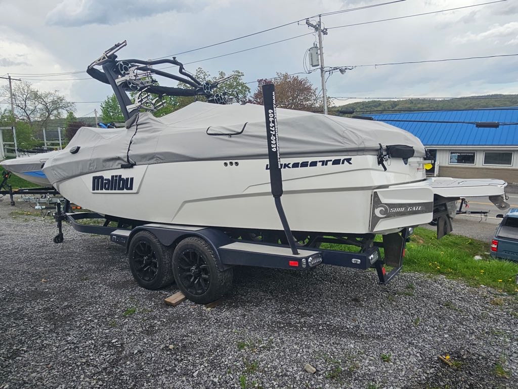 2021 Malibu Boats Wakesetter 25 LSV