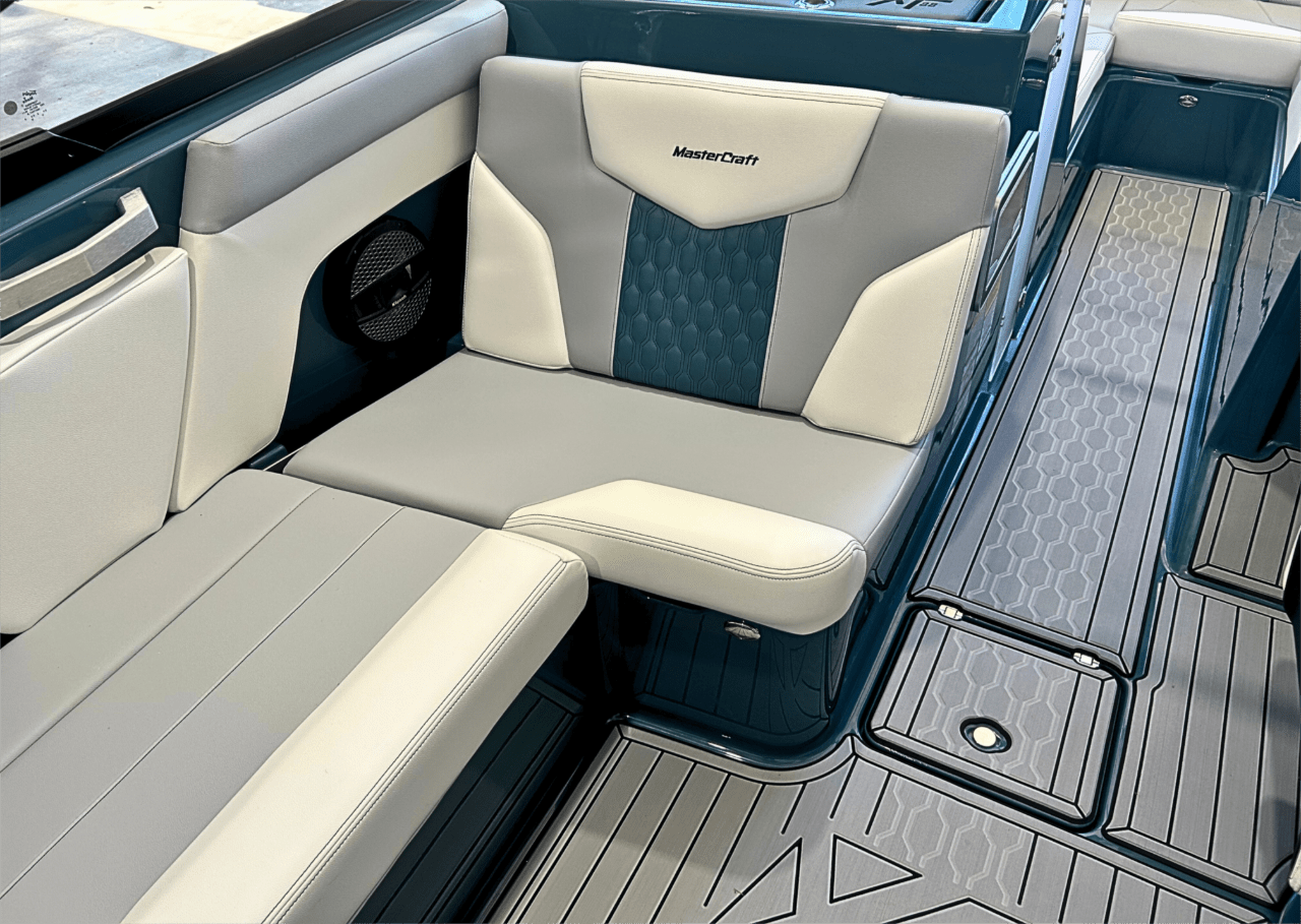 2025 MasterCraft XT22