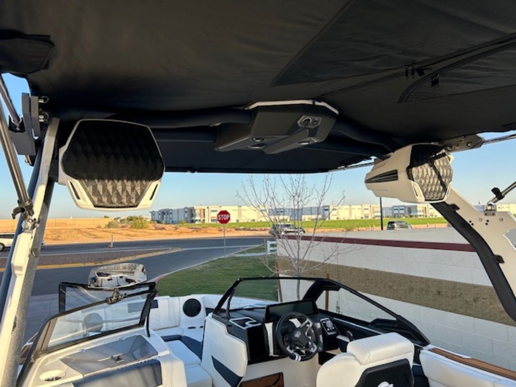 2025 Malibu Boats 24 MXZ