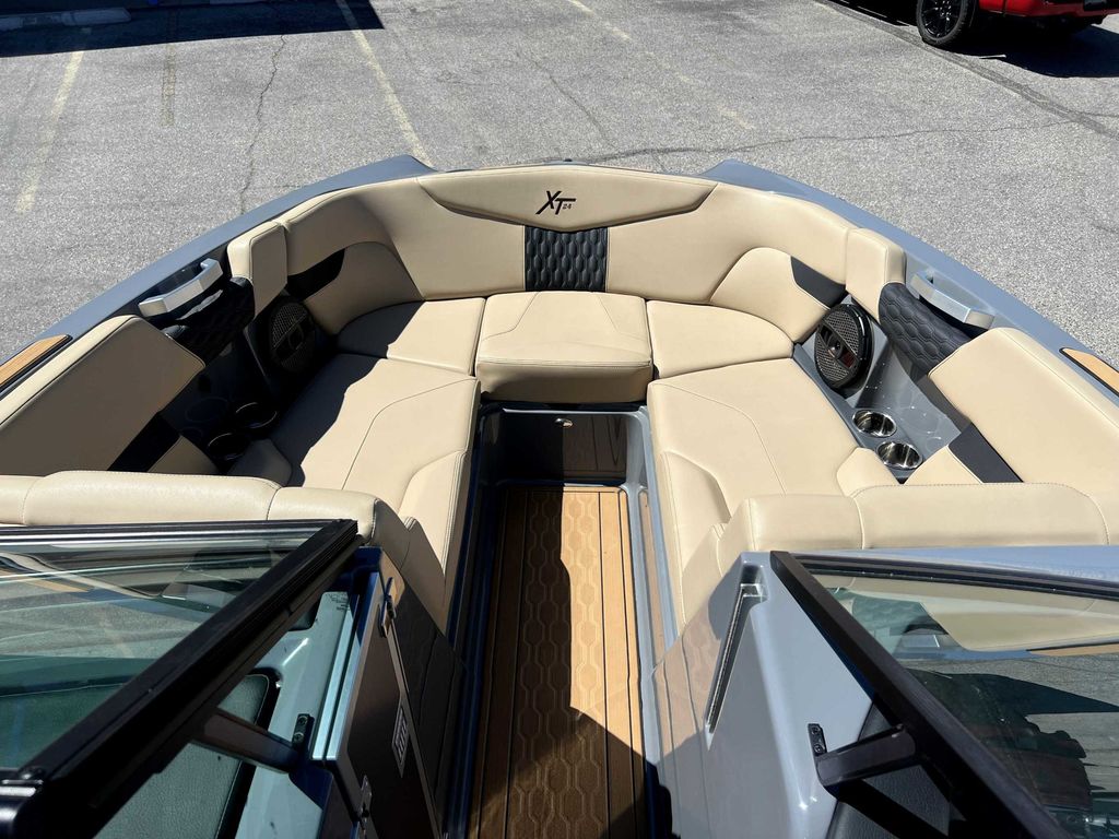2023 MasterCraft XT24